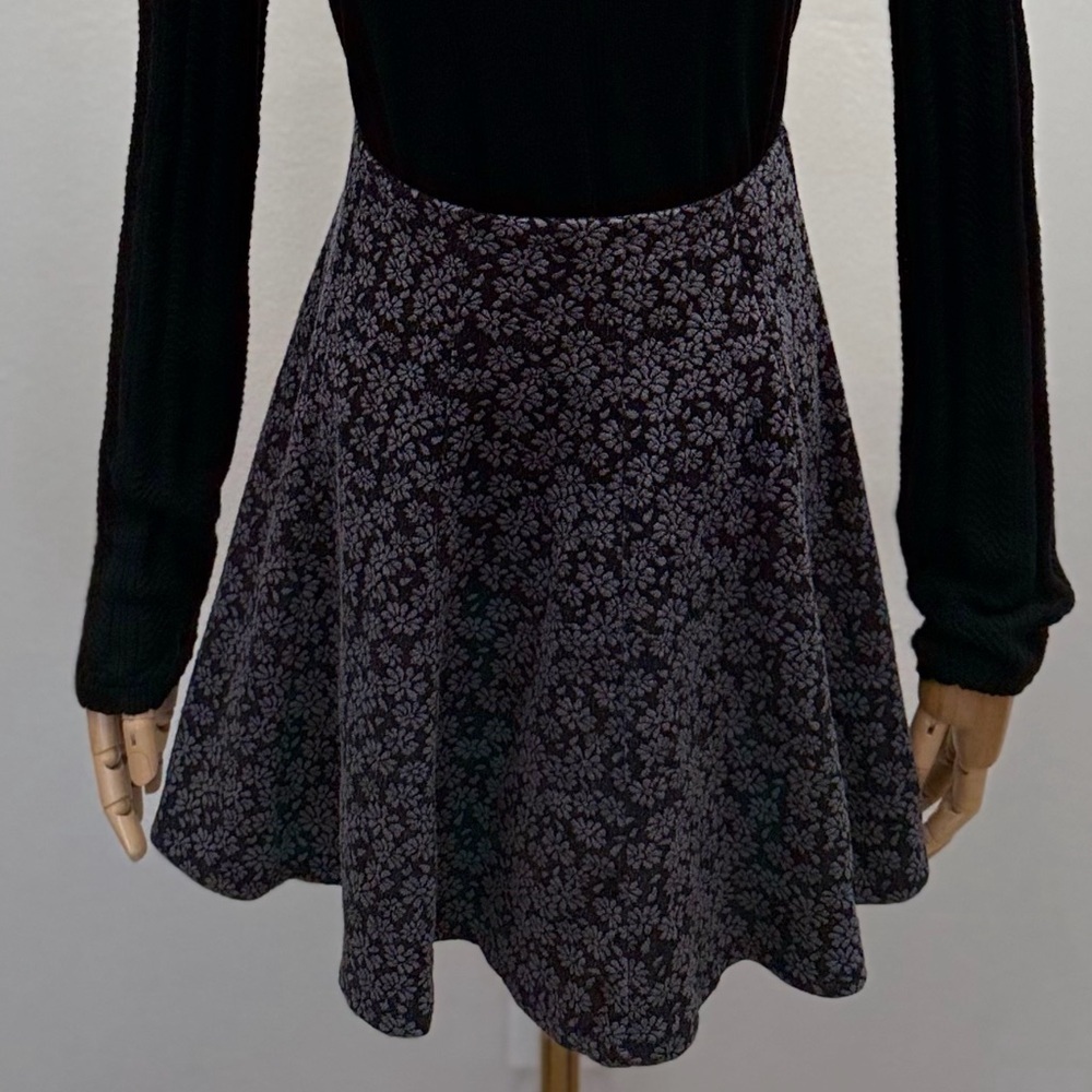 Hollister Black and Gray Floral A-Line Skirt